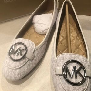 Michael kors flat
